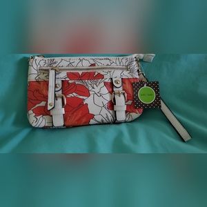 Clutch/wristlet purse